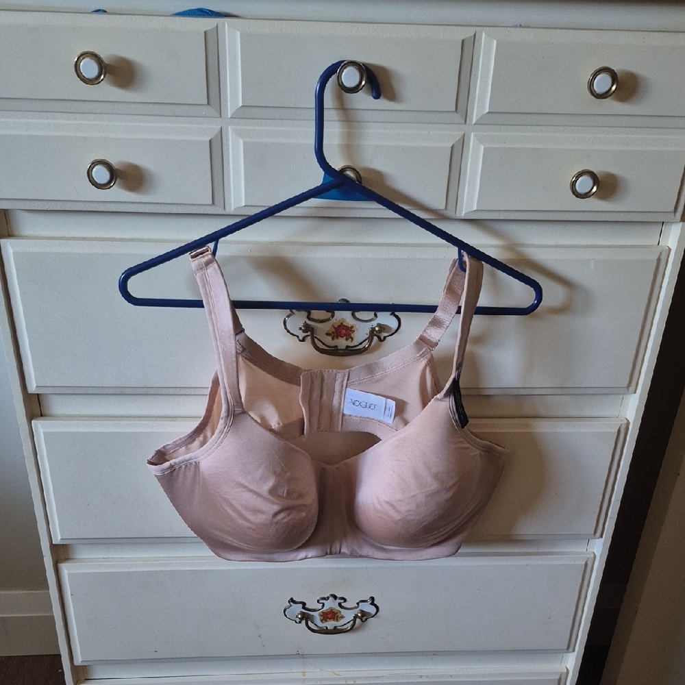 NWT VIOGLO Soft Pinky Beige Wirelese T-shirt Bra